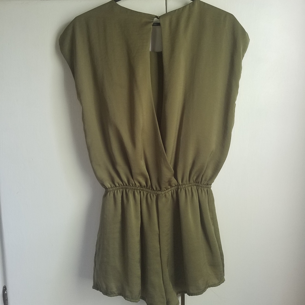 F21 romper - Picture 2 of 3